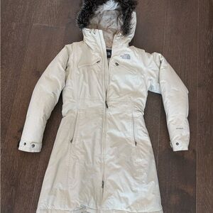 The North Face Women's Off-White Heavy Coat XS EUC